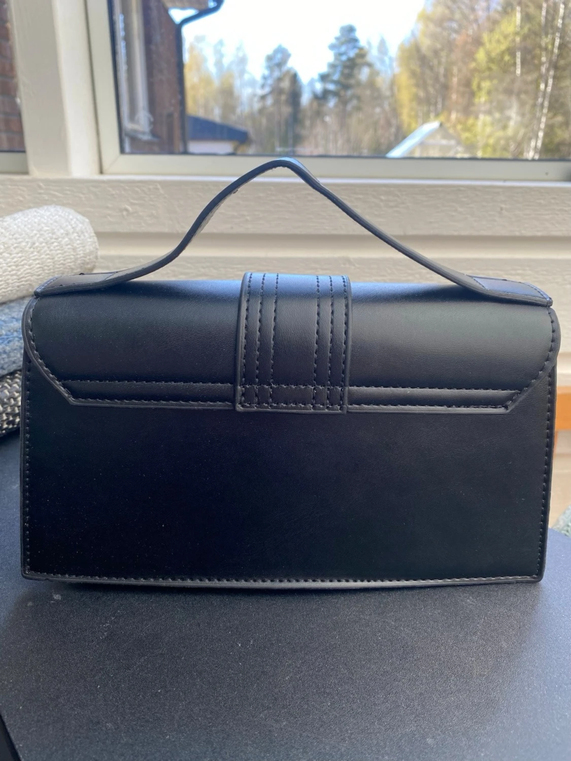 Svart handväska från Jacquemus - 4