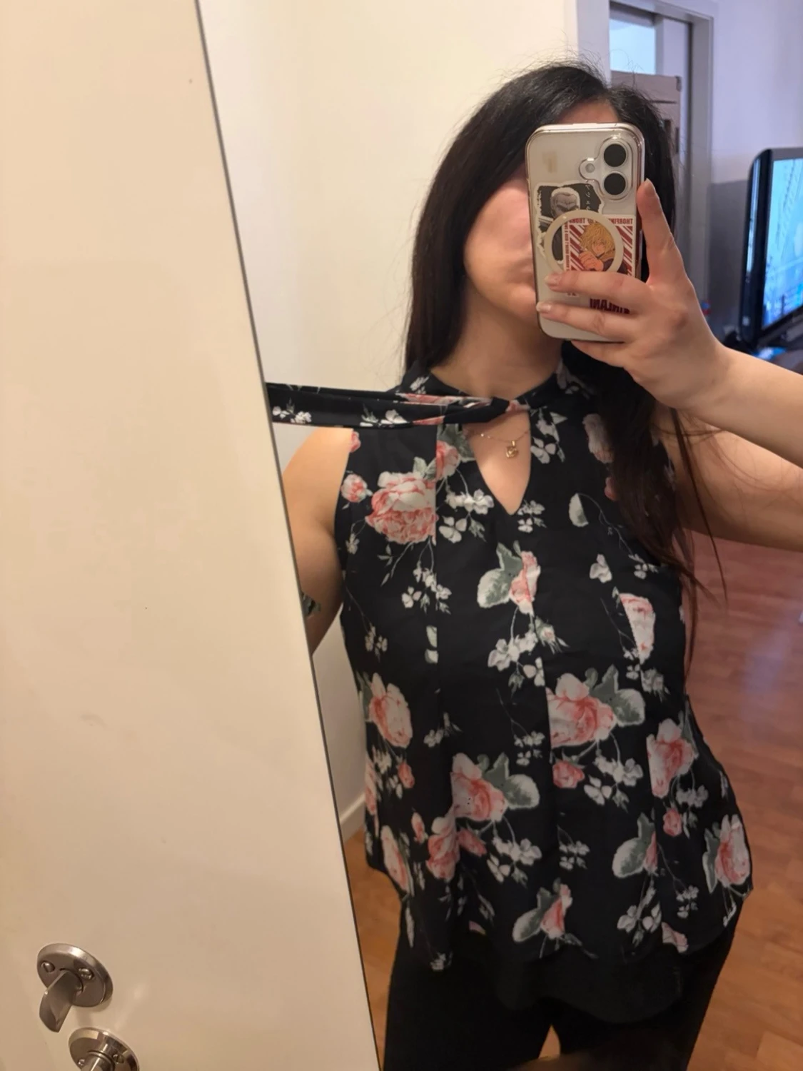 Blommig ärmlös blus  - 1
