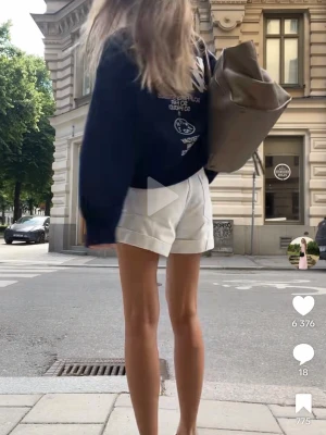 Stickad tröja blå Scuffers - Använd en del men fortfarande väldigt fin!! Text på ryggen ”with love” 