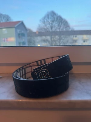 Burberry bälte  - Skickar inom 24 timmar storlek 105cm 