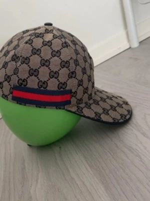 Keps  - Snygg keps från  Hm 