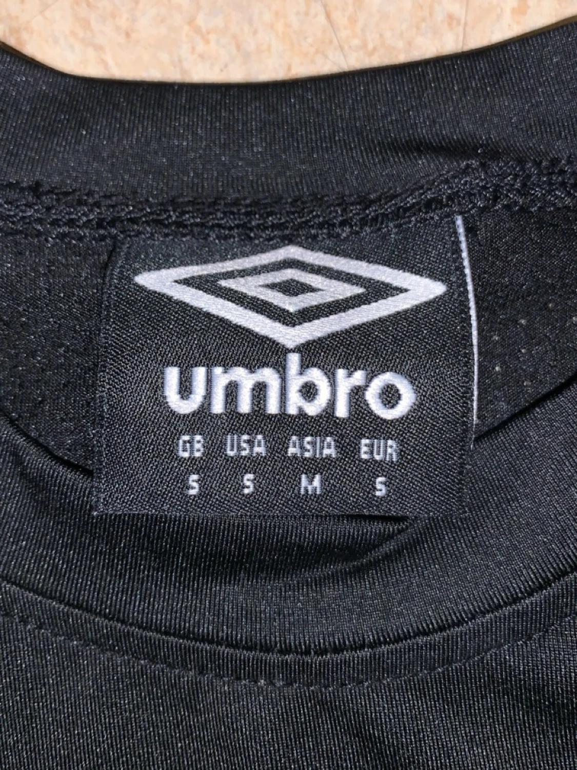S. Svart långärmad tight träning Umbro  - 1