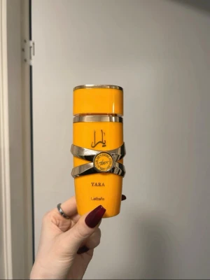 Yara parfym från Lattafa, gul flaska - En jätte gott doft som passar perfekt för sommaren 😁🥰