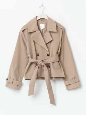 Kort beige trenchcoat med knytskärp - Oanvänd, mycket bra skick säljer pga fel storlek