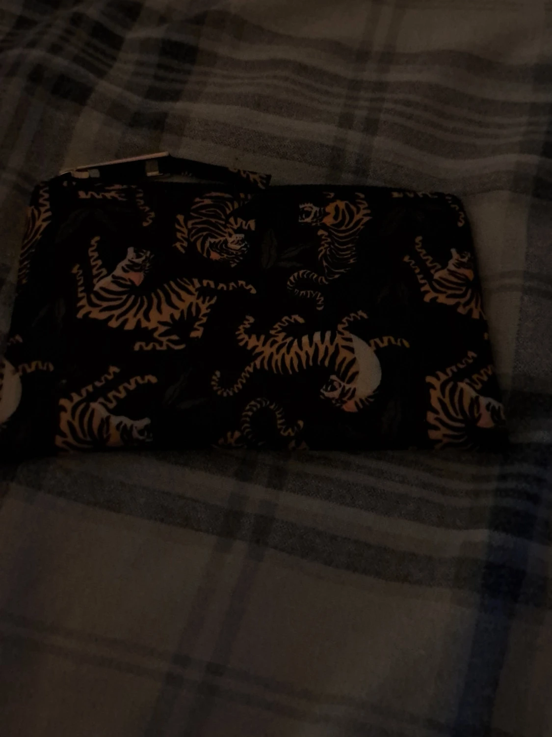 Svart plånbok med tigerprint - 1