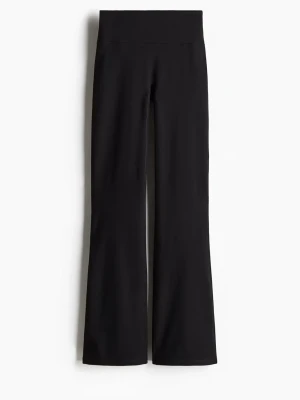 Utsvängda träningstights - Träningsbyxor från hm softmove, slutsåld i alla storlekar🙌