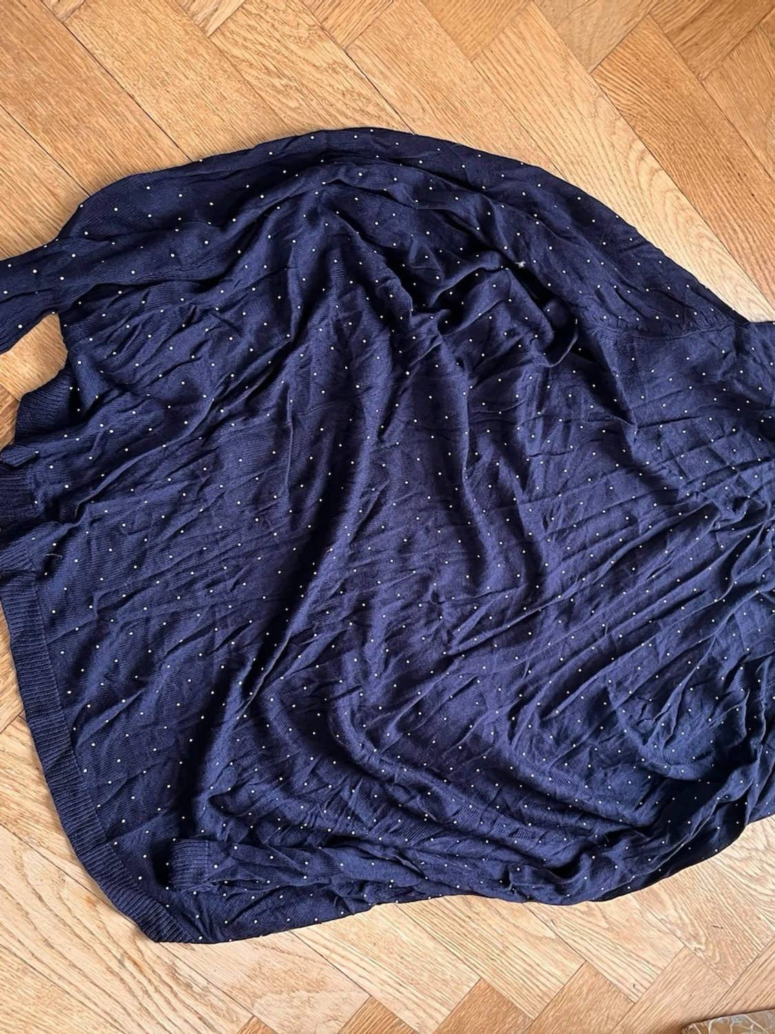Mörkblå tunn kofta med prickar - 1