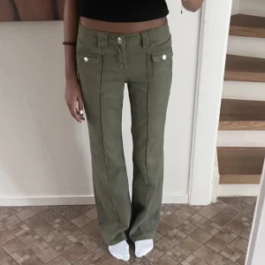 Hm jeans - Säljer nu mina lågmidjade utsvängda hm jeans då dom blivit för små🥰