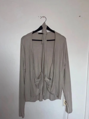 Ny tröja ifrån lager 157 - Aldrig använd endast provad stl XL men passar L fint