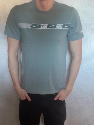 Nike t-shirt med logga  - Snygg Nike tröja som jag inte använder längre!