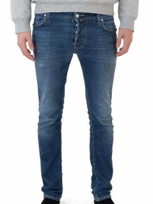 Jacob Cohën jeans - Ett par blåa Jacob Cohen jeans med tunnare jeans material perfekt för vår/ sommar. Jeansen är super bekväma och har en god passform. Priset är inte hugget i sten