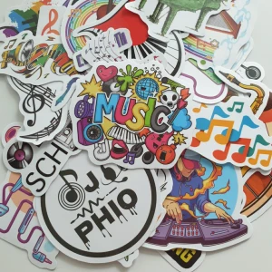 35st musik klistermärken/stickers - Klistermärken/stickers. Motiv: musik. Antal: 35st. Skick: ny/oanvänd. Kul att använda till pyssel, scrapbooking och annat. Kan tex användas till att dekorera din bärbara dator, anteckningsbok, resväska, etc. 