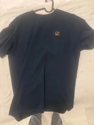 Loewe t shirt  - Storlek L passar M