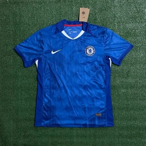 Chelsea Tröja - Säljer denna riktigt snygga tröjan till ett riktigt bra pris skriv till om ni är intresserad!