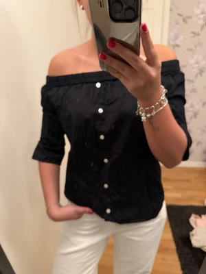 Blus - Superfin blus, använd fåtal gånger!!☺️