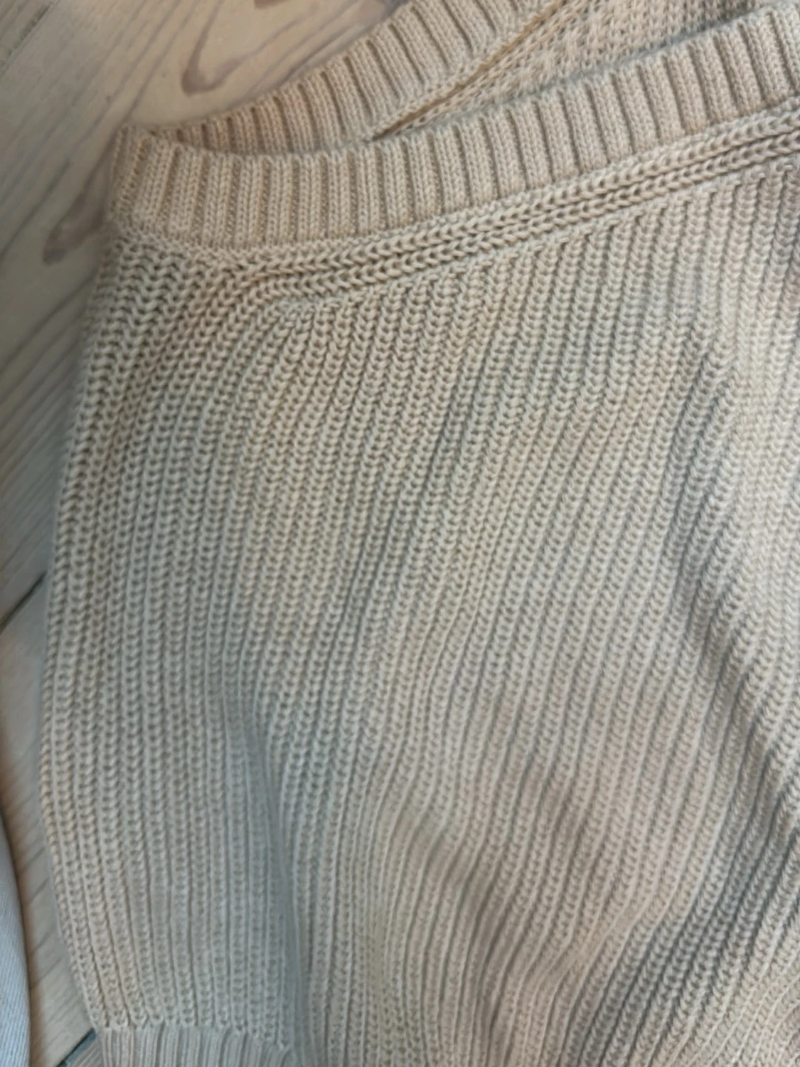 Beige stickad tröja off shoulder from MNG - 2
