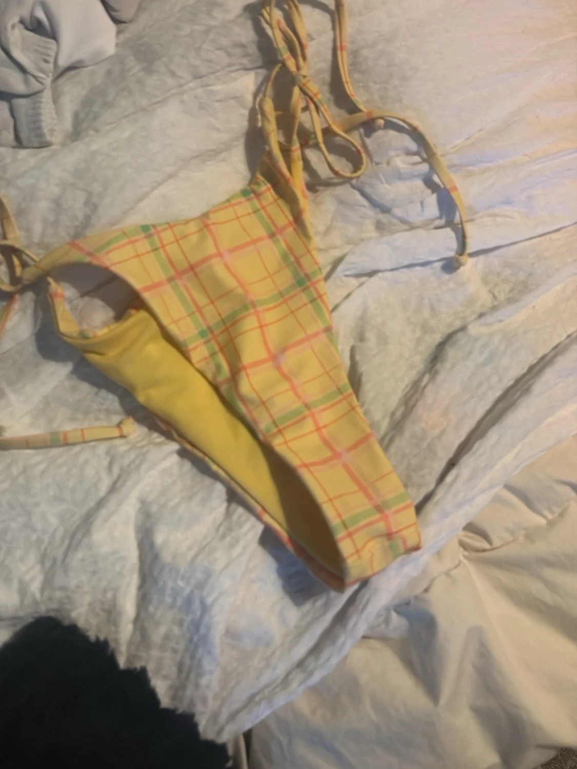  Gul string bikini - 3
