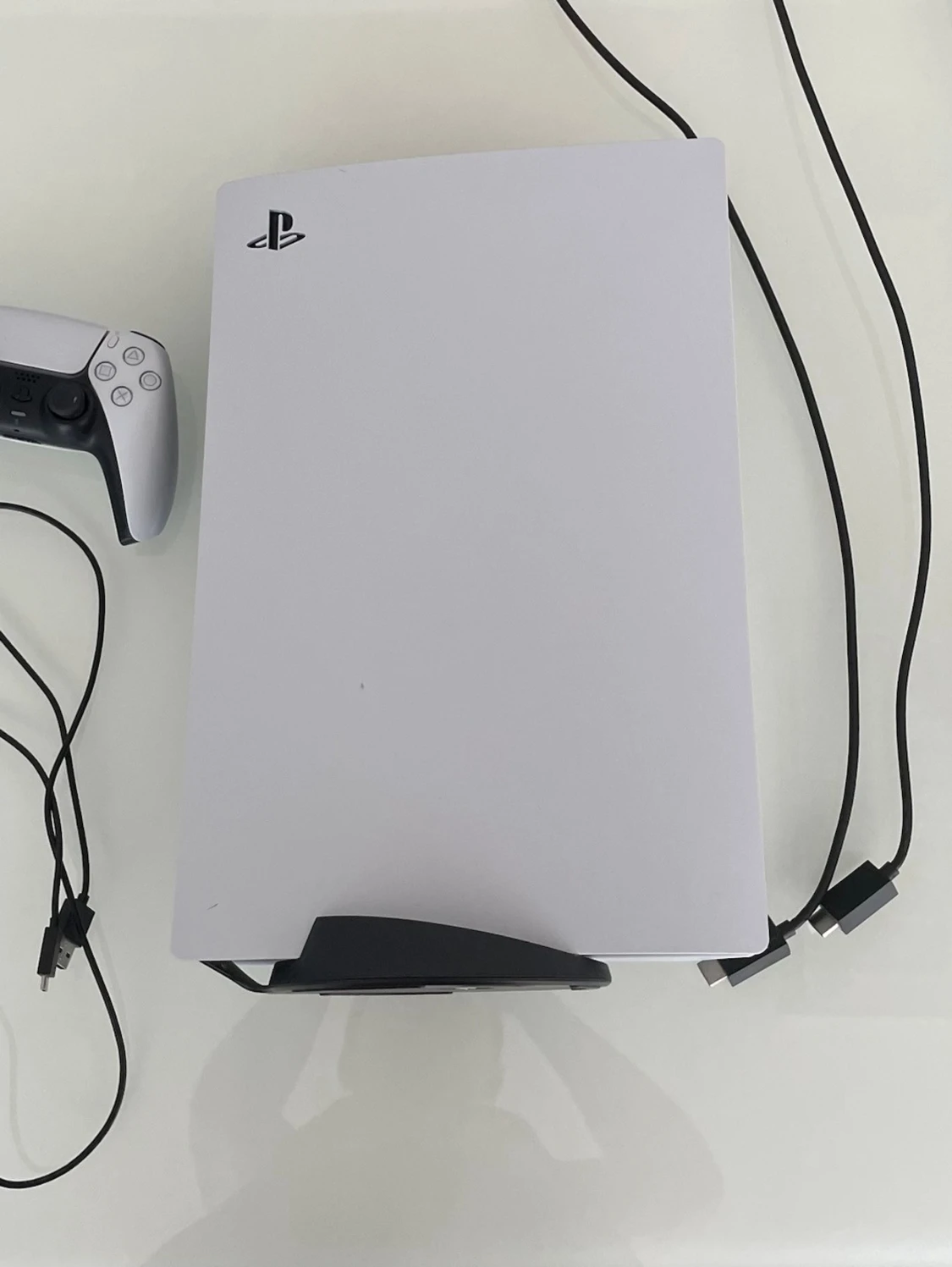 PlayStation 5 med handkontroll - 6