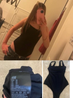 Svart body💕 - Knappt använd jätte stretchig och skön 💕vill ha sålt snabbt så buda på! Perfekt till sommaren!