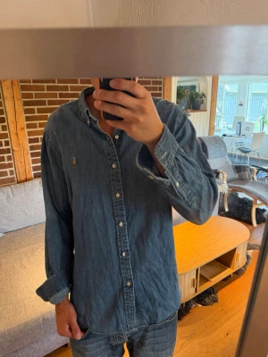 Jeansskjorta Ralph Lauren  - Storlek XL. Slim fit. Bra skick. Jeansskjorta. Ralph lauren 