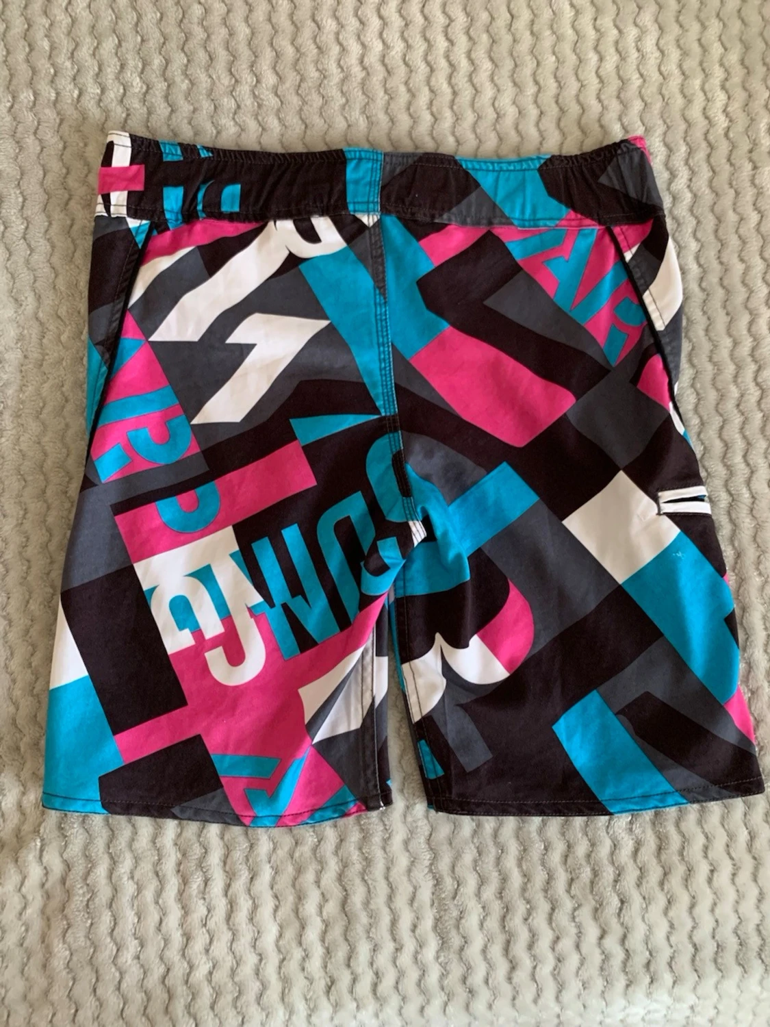 Färgglada boardshorts med tryck - 1