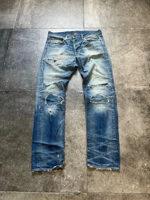 Vintage Ralph Lauren Jeans - Tja! säljer nu mina helt stört feta RL jeans i strlk 31/32🥹 Dom här e sjukt rare och har fått många års användning för att ha så störda fades👏 tveka inte på att skriva ifall ni har några frågor🖖