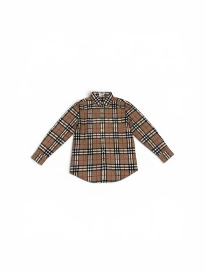 Burberry Skjorta - Klassisk rutig skjorta från Burberry i beige, svart, vit och röd. Skjortan har lång ärm, knappar framtill och en tidlös design med button-down krage. Perfekt för dig som gillar ikoniska mönster och stilren look samtidigt perfekt inför sommaren med skönt och luftigt material. Hör gärna av er för eventuella frågor eller fler bilder!