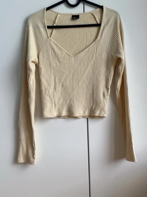 Crop top - Fin ljusgul crop top 
