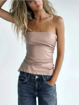 rosa tubtopp  - Superfin rosa tubtopp från Zara! Dragkedja i ryggen 😊