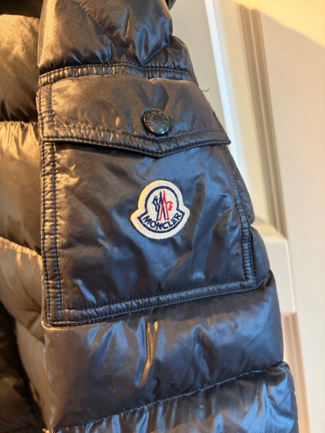Svart pufferjacka från Moncler - 3