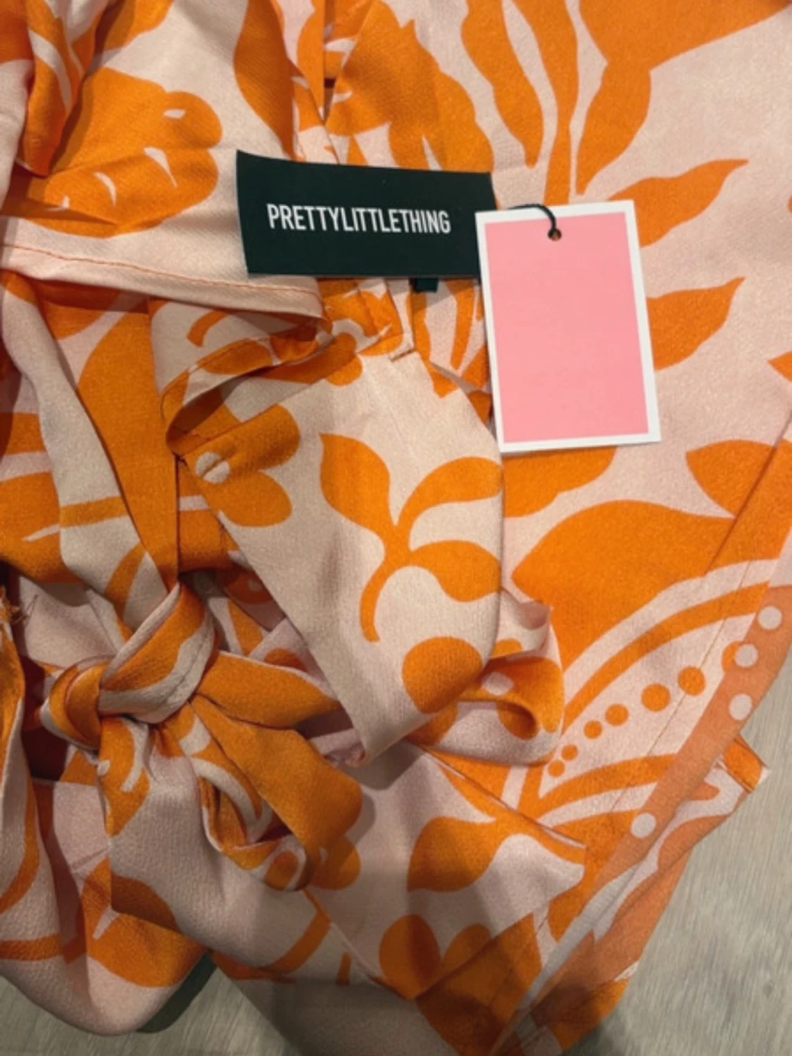 Orangevit halterneckklänning med slits - 3