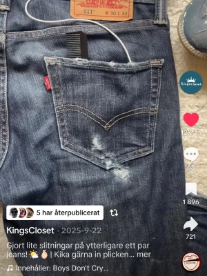 *CUSTOM* LEVI’S 511 - Dessa jeans blev mycket omtyckta i en video för ett tag sedan så jag tänkte att det är dags ladda upp dem! Slimfit - Storlek 30/32 Hör av dig vid frågor!