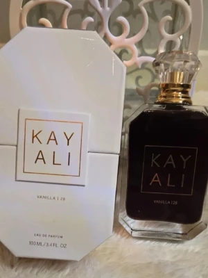 Kayali Vanilla | 28 Eau de Parfum - Kayali Vanilla | 28 100ml använd lite