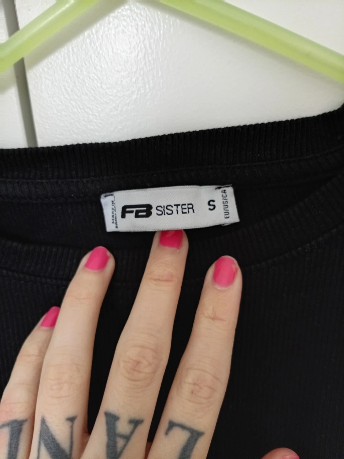 Svart croppad topp med snörning - 3