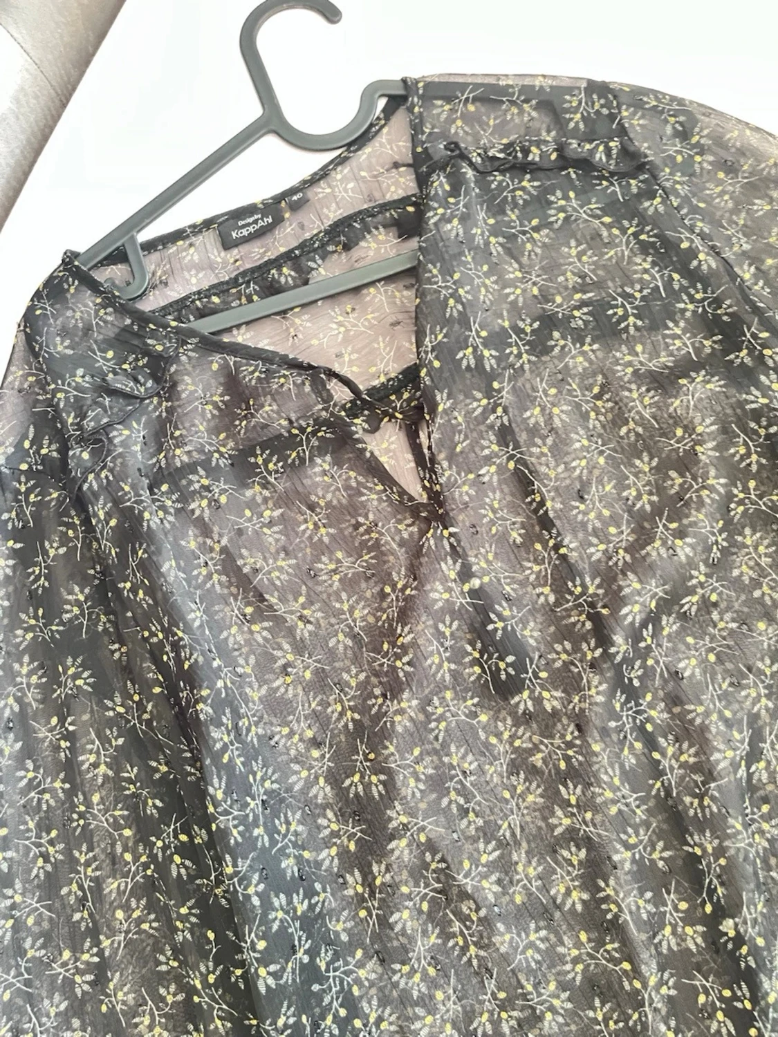 Svart transparent blus från KappAhl - 2