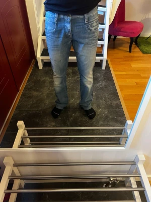 G-Star jeans - Produkt• G-Star jeans                                     Storlek• 33/32                                                     Skick• fint skick                                              Hör av er vid funderingar 