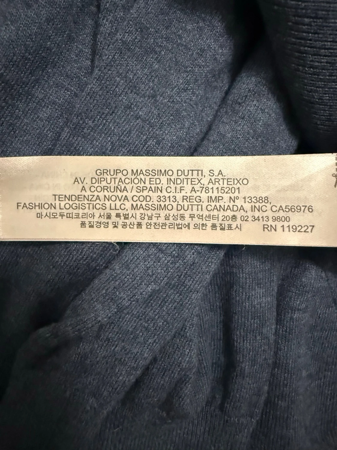 Blå V-ringad stickad tröja från Massimo Dutti - 3