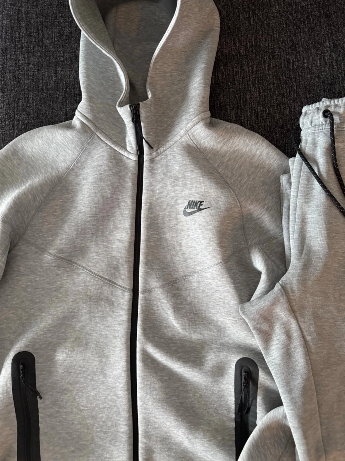 Grå Nike Tech Fleece tracksuit - 1