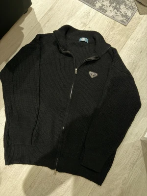 Prrda Black quarter half zip sweater - Size M, true to size. Very comfortable and perfect fit.