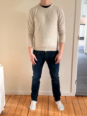 Lindbergh crew neck  -  S | Modell: 185cm, 78kg | Mycket bra skick, inga defekter | Pris 399 | Kontaka vid frågor:)
