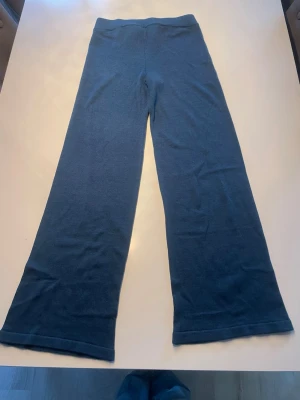 Söta mjukisbyxor - Jag säljer ett par mjukisbyxor från Cubus i storlek XS. Är aldrig använda, kontakta mig om du har några frågor💖