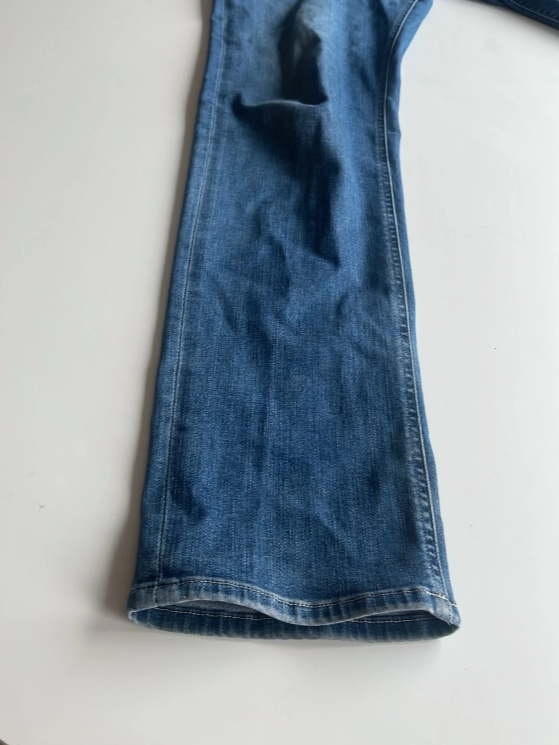 Ljusblå raka jeans - 1