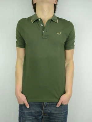 Jacob Cohën piké - JACOB COHËN PIKÉ Storlek : M Passform : Normal Användning : Pikén är i ett fint skick utan defekter Nypris : Cirka 2200SEK Modellen på bilden : 182CM och väger 78KG