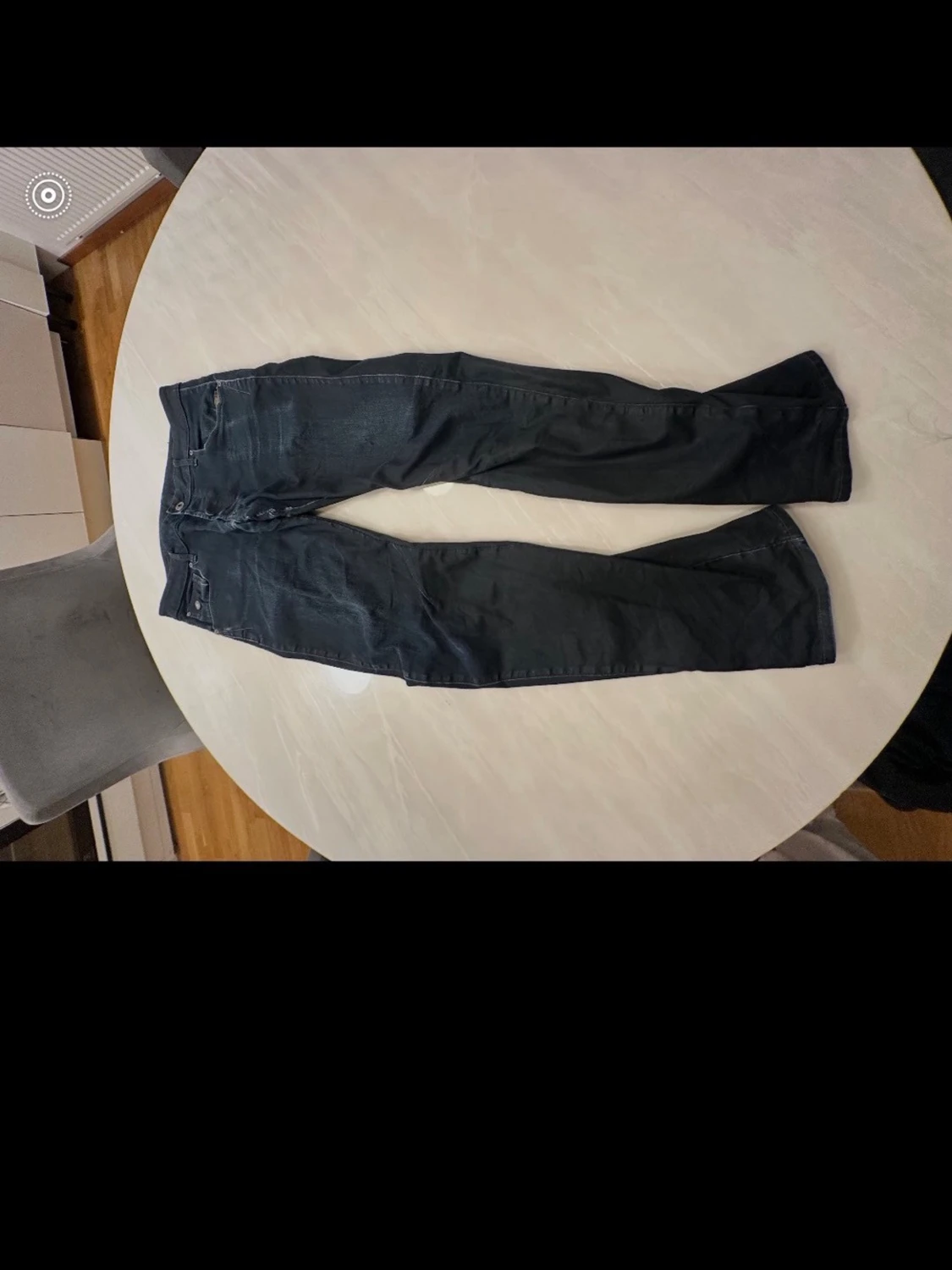 Mörkblå slim fit jeans