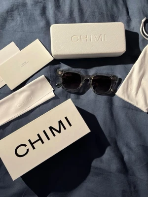 CHIMI solglasögon - Tjena! Säljer nu dessa Chimi solglasögon, allt org finns kvar. De är i nyskick, inga defekter eller tecken på användning!  Priset går alltid att diskutera! Hör av dig vid minsta lilla fråga eller fundering!