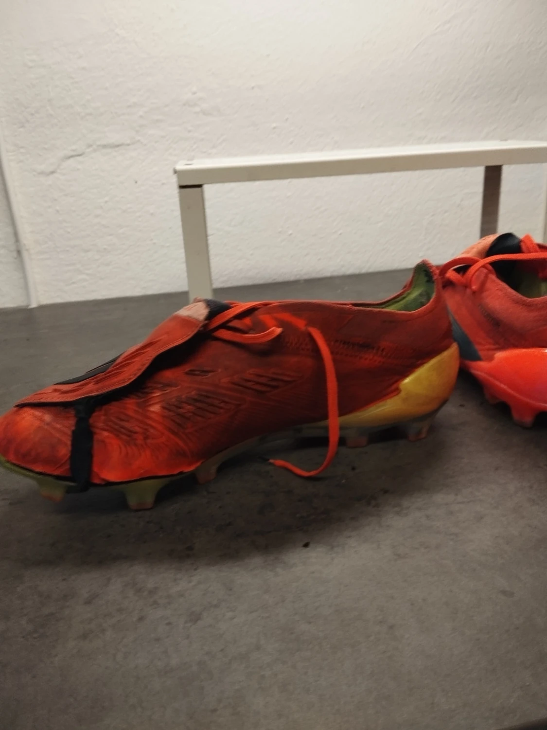 Adidas Predator röda fotbollsskor - 3