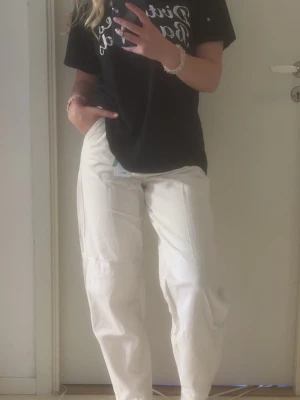 Jeans - Off white jeans oanvända med prislapp