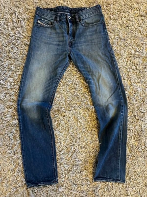 Diesel jeans - Säljer ett par snygga diesel jeans i modellen ”Buster” | Storlek W30 L32 | Pris är inte hugget i sten | Svarar gärna på frågor |🙌🙌🙌