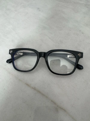 Svarta chrome hearts glasögon - Svarta chrome hearts glasögon som skyddar mot blåljus t.ex mobiler och annat