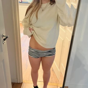 Stickad tröja - Stickad tröja lite nopprig 